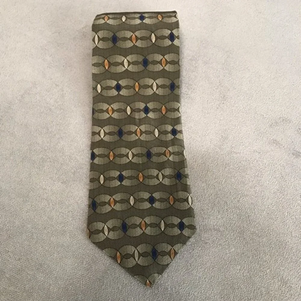 Kenneth Cole Reaction Geometric 100% Silk Classic Neck Tie Mens Office Career
